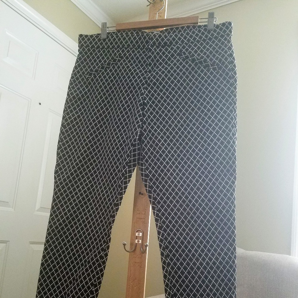 Gap Skinny Ankle Black & White Pant
